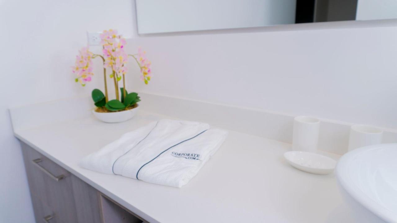 Corporate Stays - Arborea Flats - Modern 1Br Santa Ana  Buitenkant foto